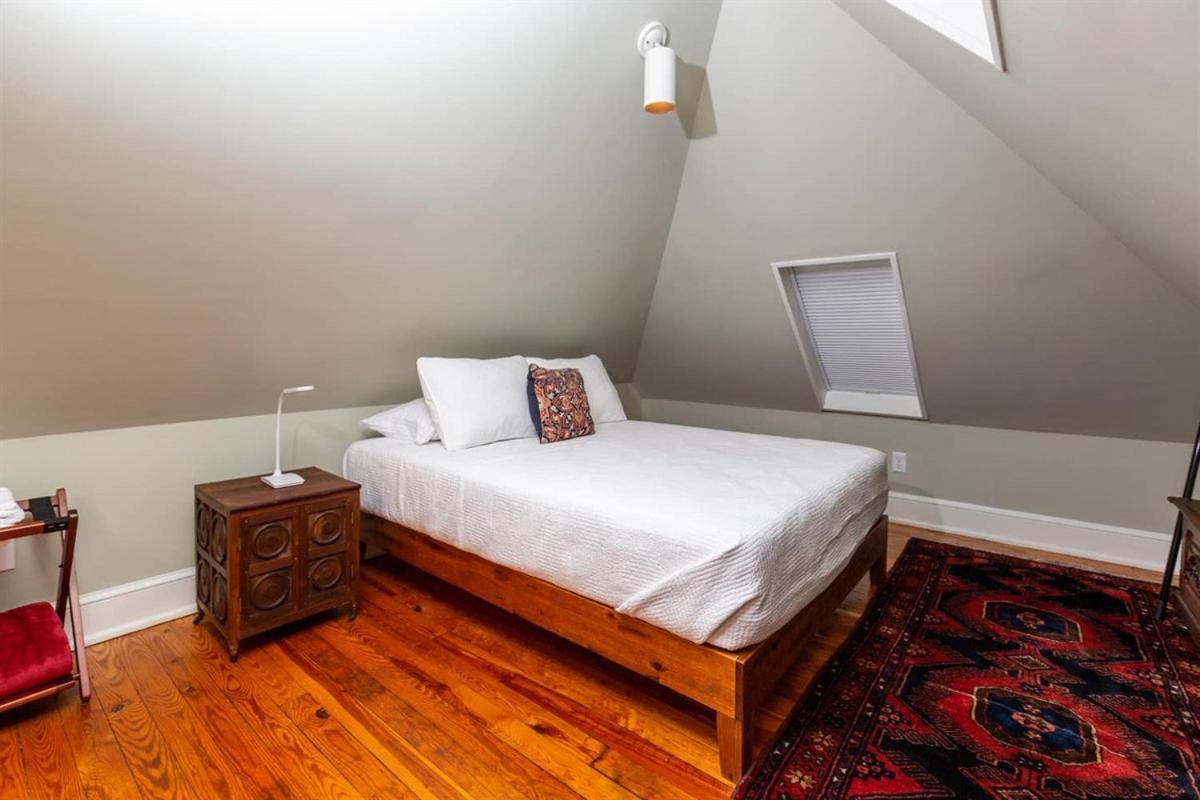 Renowned Historic Home Downtownacross From Park Winston-Salem Exteriör bild