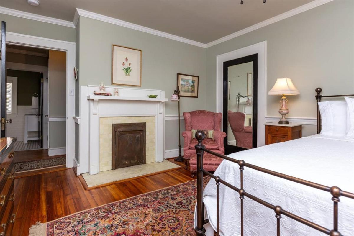 Renowned Historic Home Downtownacross From Park Winston-Salem Exteriör bild