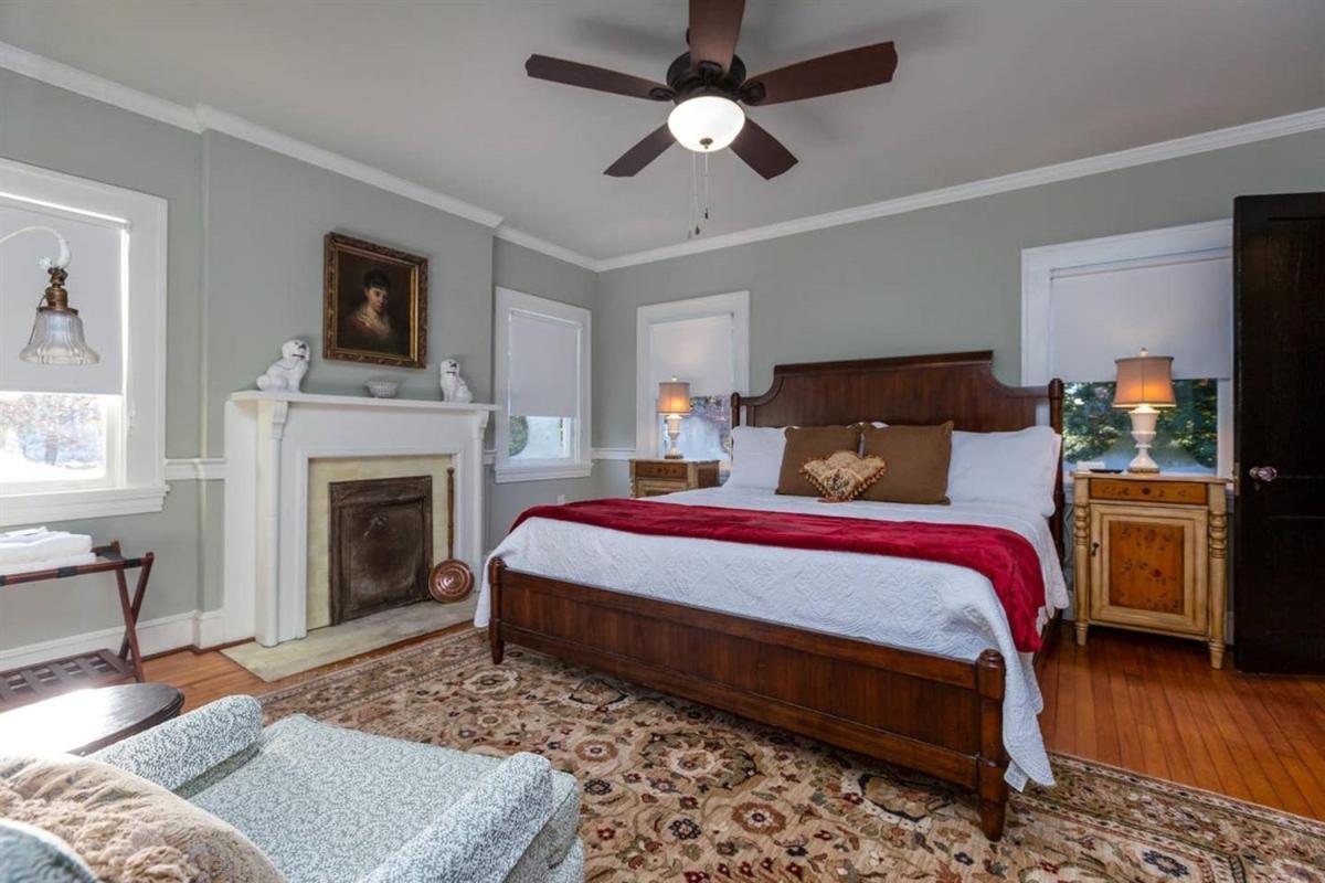 Renowned Historic Home Downtownacross From Park Winston-Salem Exteriör bild