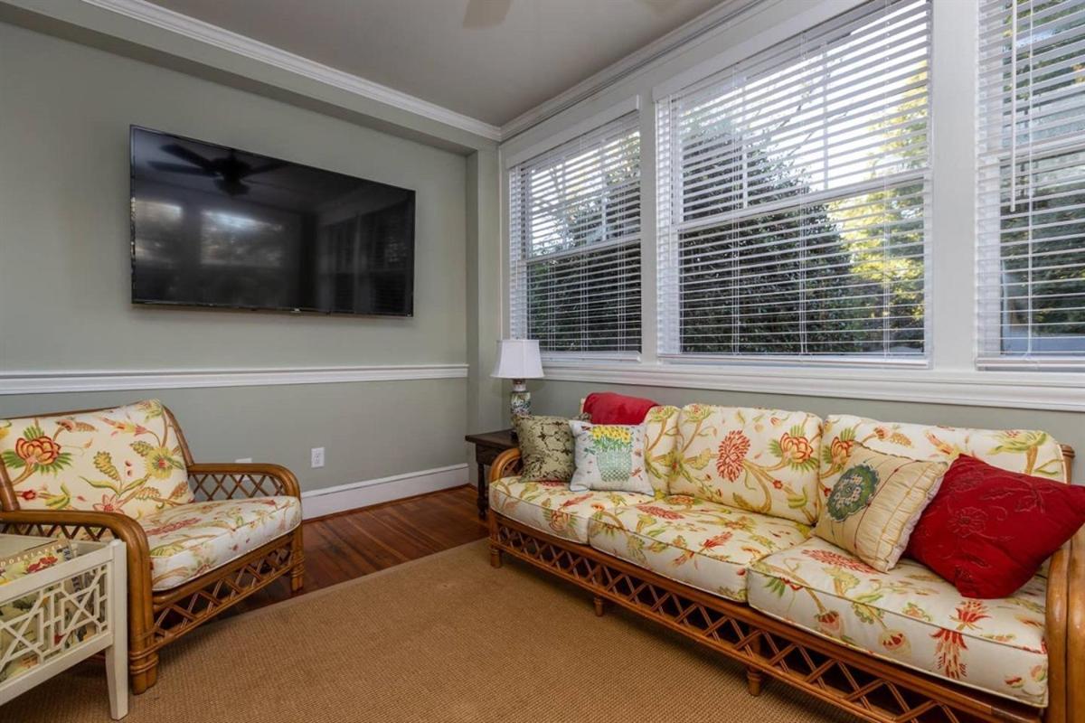 Renowned Historic Home Downtownacross From Park Winston-Salem Exteriör bild
